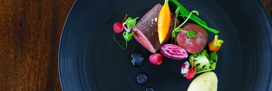 Ring julen inn med prisvinnende norsk akevitt til en meget lekker 5-retters middag i Trondheim