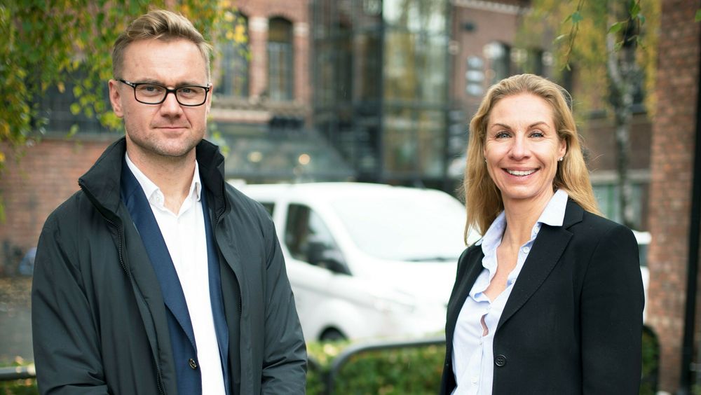 Daglig leder i Knowit Experience Oslo, Amund Brandsrud og daglig leder i Creuna Norge, Birgitte Feginn Angelil etter oppkjøpet.