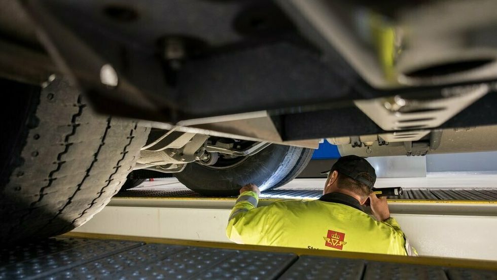 KONTROLL: 89 tungbilar vart kontrollerte på Håbakken trafikkstasjon natt til tysdag.