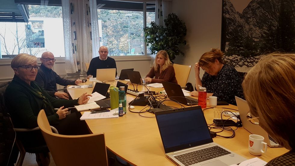 ALVORLEG: Formannskapet meiner det må gjerast grep for å løyse den økonomiske situasjonen til Lærdal kommune.