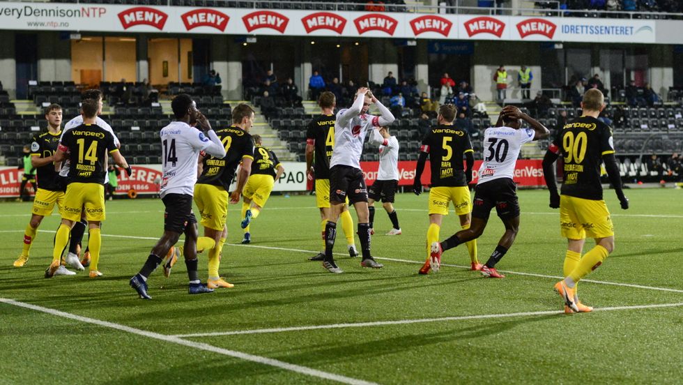 SURT TAP: Sogndal vart best dei siste 80 minutt av kampen. Likevel vart det tap.