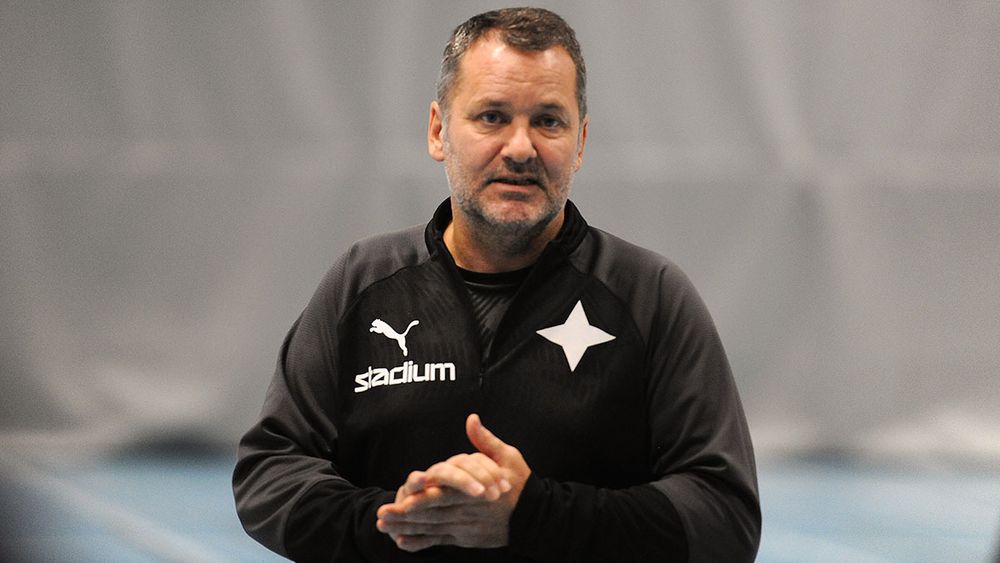 Fotballtrener Tor Thodesen skryter stort av hvordan sjefredaktør Eirik Haugen og Østlands-Posten reagerte etter at de publiserte en feilaktig sak om ham.