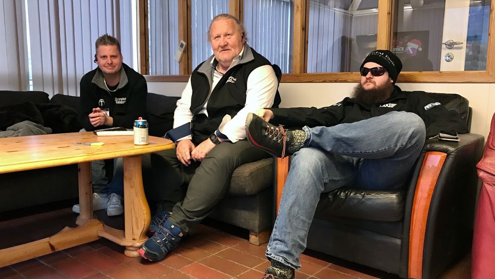 AVVENTANDE: Sjåførane Kim Andre Molland, Thomas Øyre og Edvin Yttri trur byane i størst grad vil merka skjerpa konkurranse etter frisleppet i bransjen.