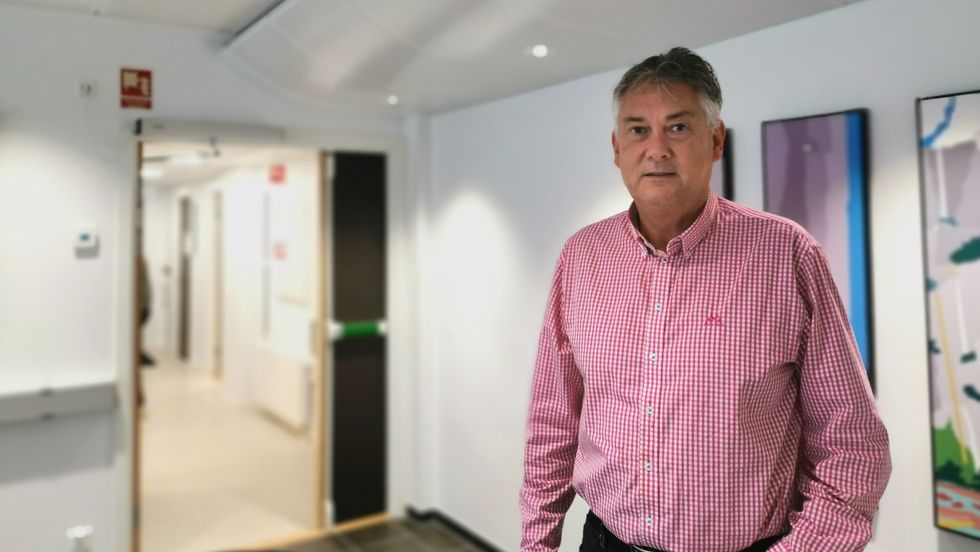 OVERRASKA: Ordførar Petter Sortland hadde ikkje høyrt om smittetilfellet i Høyanger.