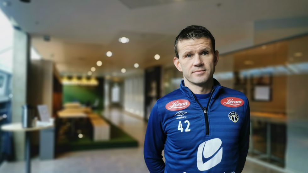 HÅPEFULL: Eirik Bakke trur han får behalde mannskapet til neste år, dersom det ikkje går vegen for eit opprykksjagande Sogndal.