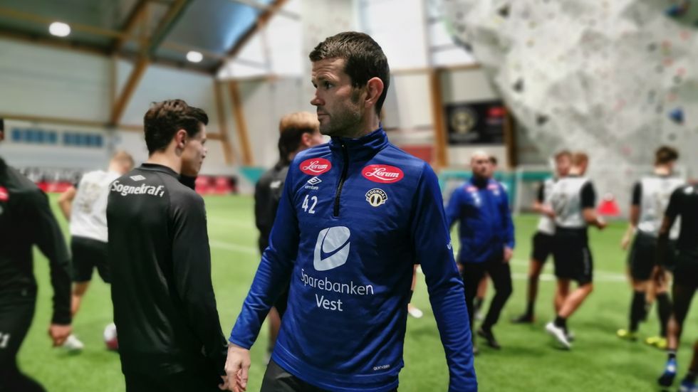 MÅ SKIFTE FOKUS: Sogndaltrenar Eirik Bakke vil bruke treningskvardagen på å betre banespelet dei kommande vekene. Han meiner det kan verte ein viktig nøkkel for å behalde tredjeplassen ved sesongslutt.