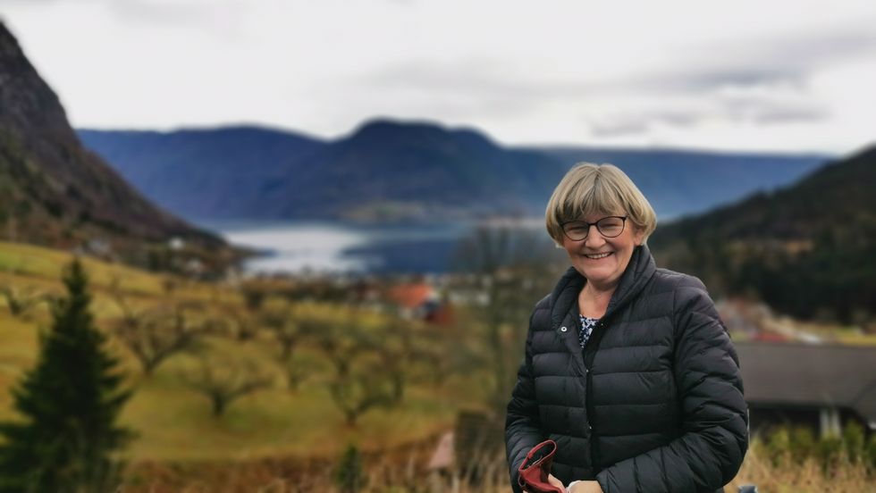 TILFLYTTING: I Solvorn er det no tilflytting til bygda. Då er det viktig for Torild å visa fram at det er ein god stad å bu.