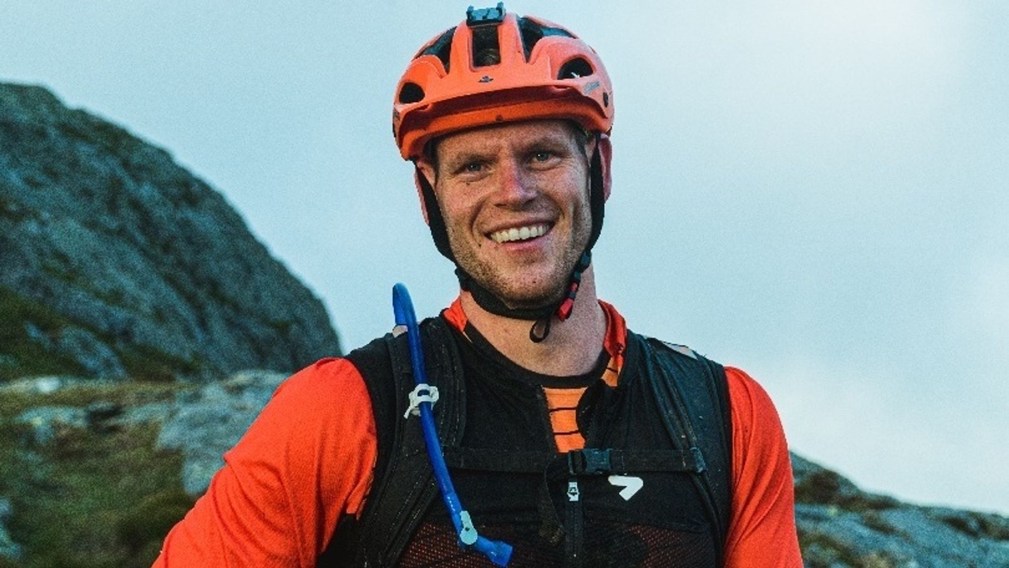 GLADGUT: Halvor Larsen er ein av fem kandidatar til prisen årets gledesspreiar i Sogndal.