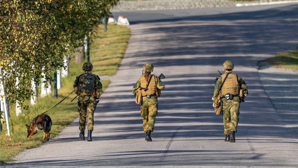 Luftforsvaret i uniform. Illustrasjonsfoto fra øvelsen Falcon Respons på Luftforsvarets base Rygge.