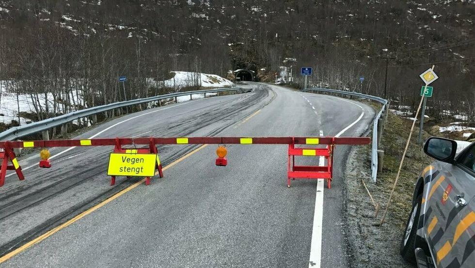 STENGD: Fjærlandstunnelen blir stengd natt til måndag.