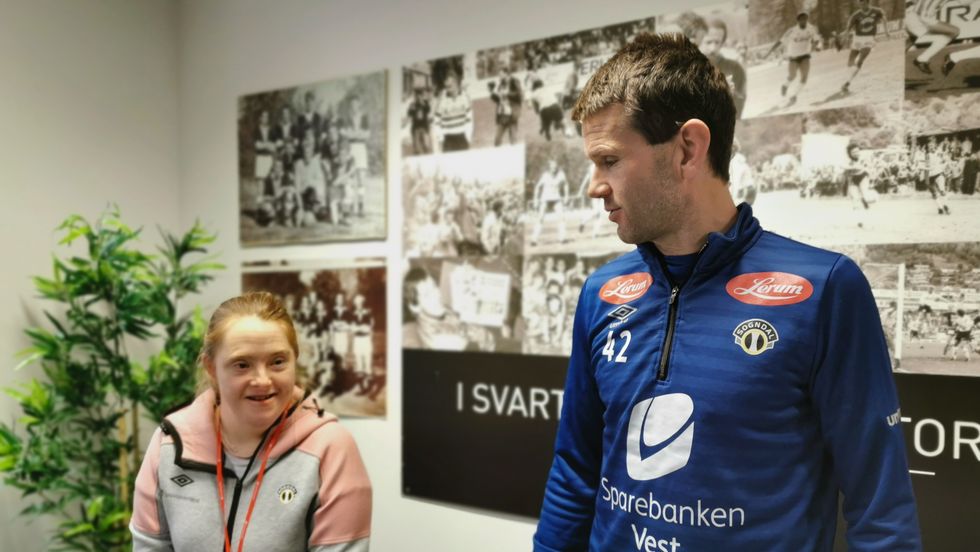 TIPS: Ida Flæthe Solheim har gitt trenar Eirik Bakke mange gode tips, sidan ho byrja å jobbe for klubben. Ho trur ho veit kva som skal til for å klare opprykk.