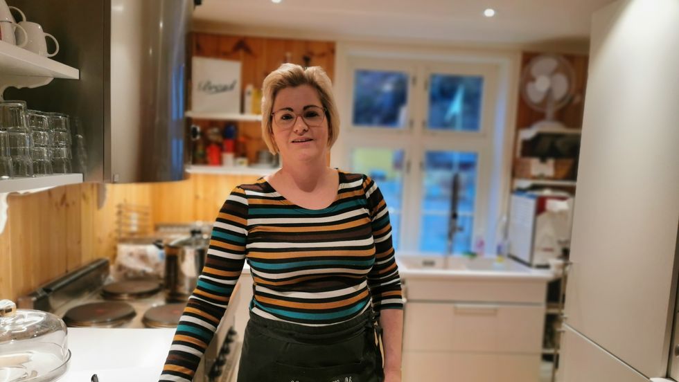 VURUDERER: Marita Mossestad vurderer om ho skal opne dørene att. Ho vil bestemme seg i løper av veka.