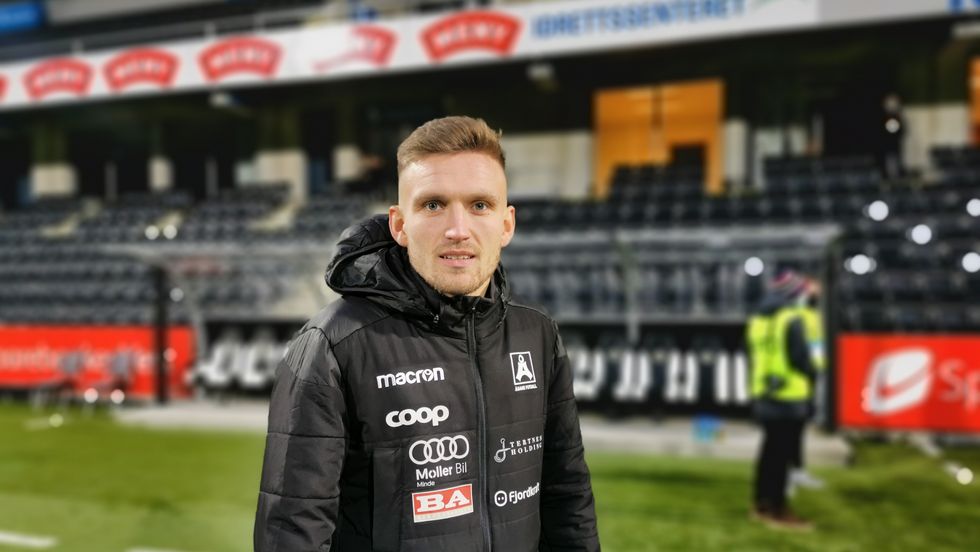 HÅPEFULL: Ein solid opphenting førte til at Kristoffer Valsvik og Åsane klarte uavgjort mot Sogndal på Fosshaugane i går. Han trur bergenslaget fort kan trekke det lengste strået, om dei møtast igjen i kvaliken.