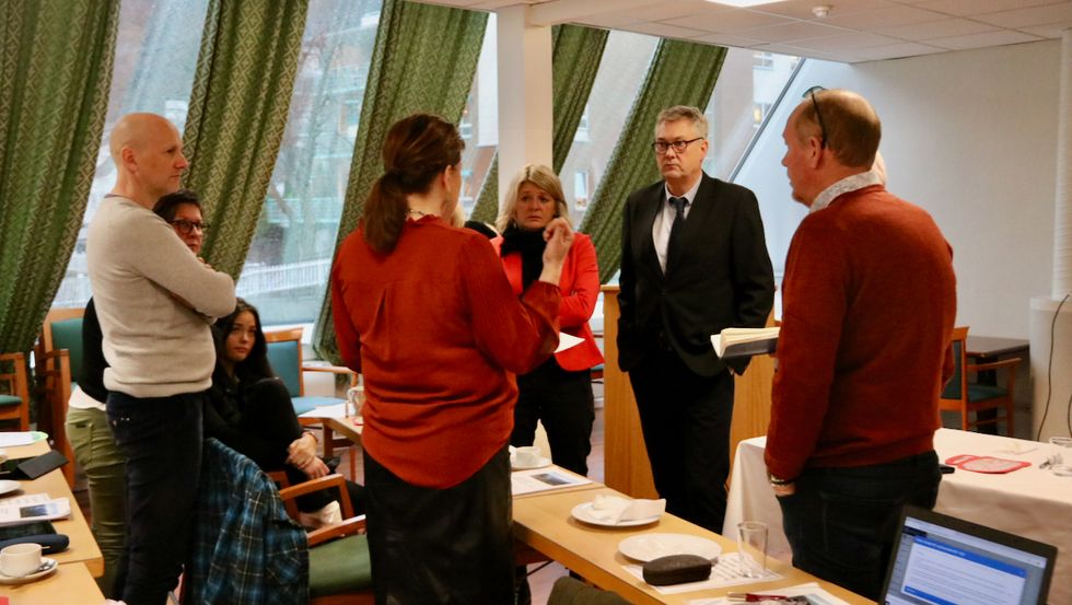 FORSLAG: Høyanger Arbeidarparti føreslo å gje meir pengar til Høyanger næringsutvikling i 2021. Ordførar Petter Sortland var ugild i saka og deltok ikkje i sakshandsaminga. Biletet av partigruppa er teke ved eit anna høve.
