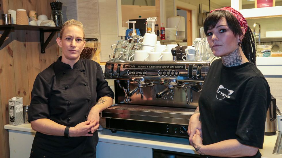 KAFFETELEGRAFEN: Kaffimaskina er forøvrig eit høgdepunkt for dei, og noko dei er stolte av.