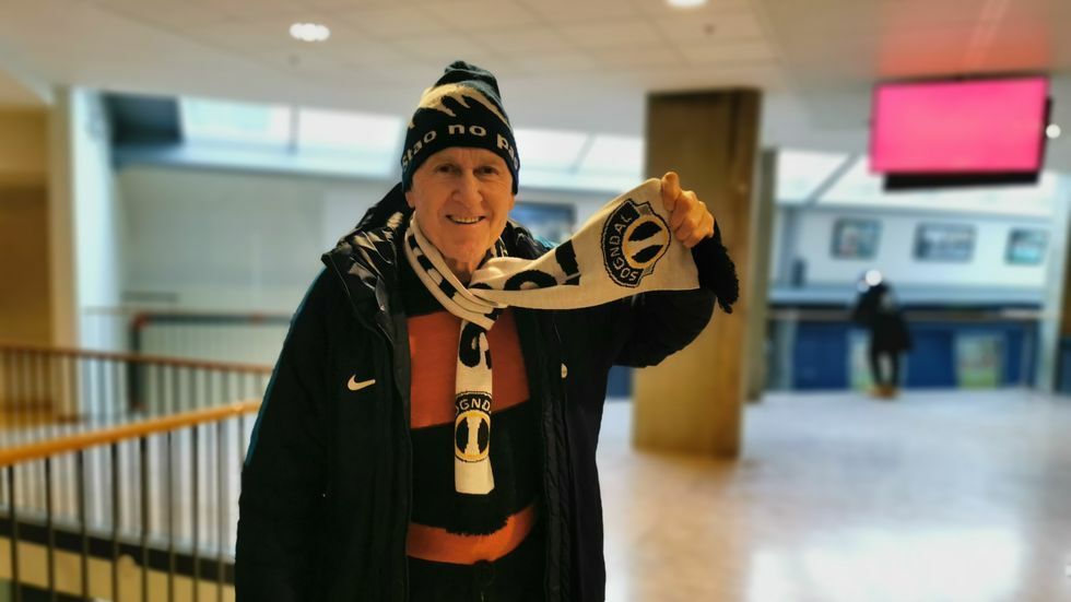 OPPSUMERER: Jon Navarsete sumerer opp stoda for kvinnefotballen i Sogndal.