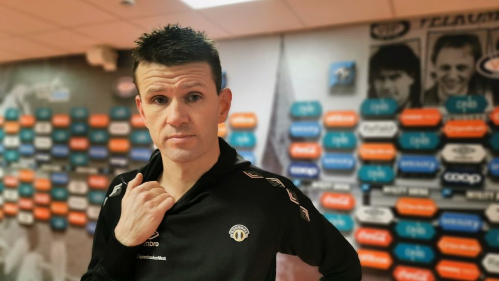 SKUFFA: Sogndaltrenar Eirik Bakke var oppgitt i pressesona etter kampen mot Mjøndalen.