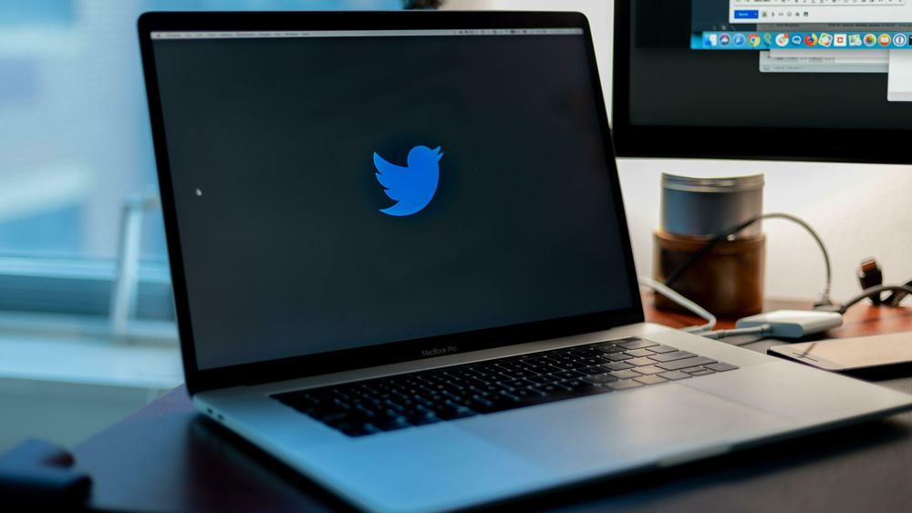 Twitter saksøkes på grunn av tjenestens antydning om at publisert materiale var blitt gjort tilgjengelig via hacking.