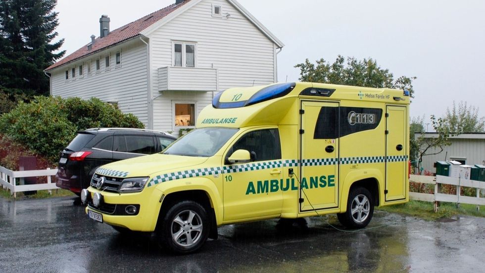 DIGITAL: Ambulansane i gamlefylket skal digitaliserast. Her er ambualansen i Lavik