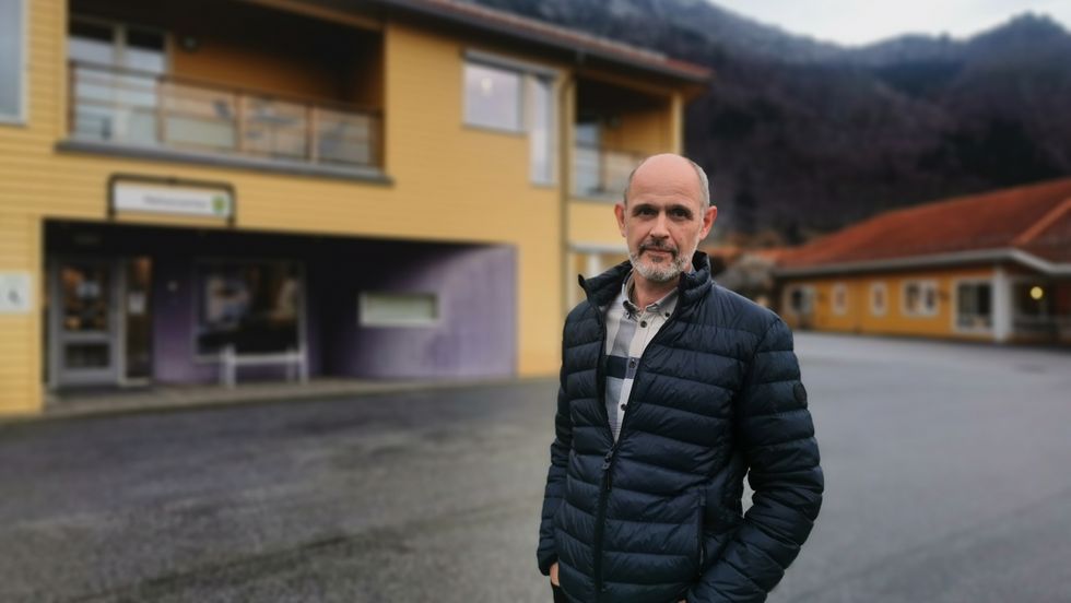 OPTIMISTISK: Smittevernlege Leiv Erik Husabø i Sogndal kommune meiner det er ekstra viktig å lytte til regjeringa, no som vaksineringa kun er få dagar unna.
