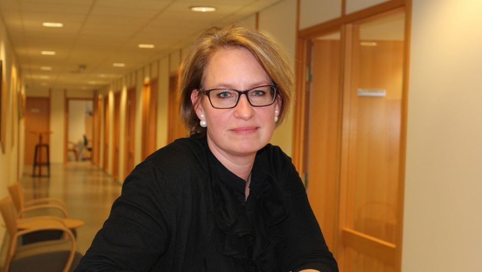 VOLDSOM: Kristine Longfellow skjønner at høyanger-folket er leie av korona, men påpeiker at dei nye tiltaka er viktige å følgje opp.