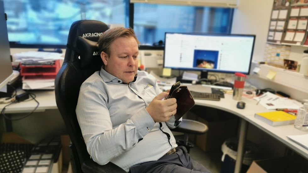 OPPDATERT: Senterleiar Wilhelm Tangerud ved Amfi Sogningen slepp no å anstrenge seg for mykje, dersom han lurar på kor mange som er innom dørane til same tid ved senteret.