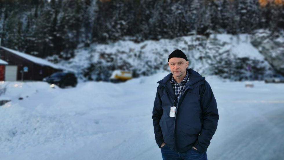 FULL STOPP: Avinor har i ein årrekke brøyta parkeringsplassen opp mot Haukåsen, no tek grunneigar over.