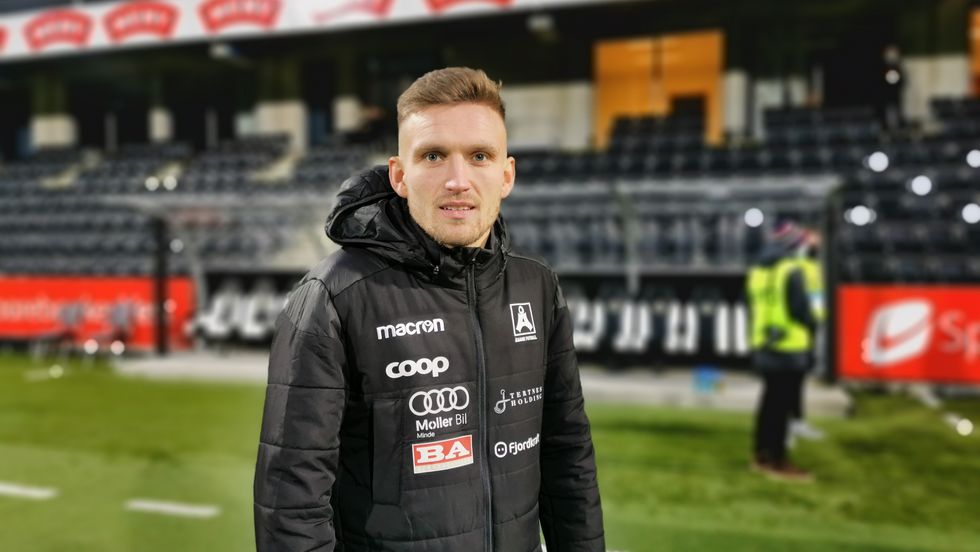 ETTERTRAKTA: Kristoffer Valsvik frå Vik har storspelt for Åsane denne sesongen. No håpar Sogndal at han vil gjere comeback i den svart-kvite trøya.