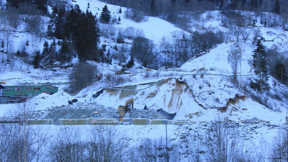 Parken som ligg ved Fjærlandsvegen på andre sida av Sognahallen skal blant anna huse Frydenbø og Felleskjøpet.
