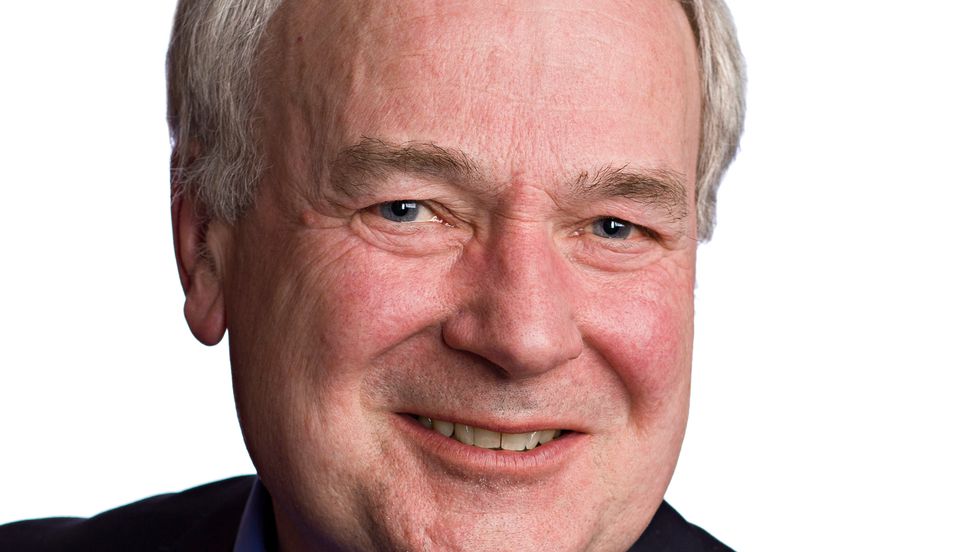 STILLER SPØRSMÅL: Steinar Ness lurer på kor nært politiet eigentleg er.