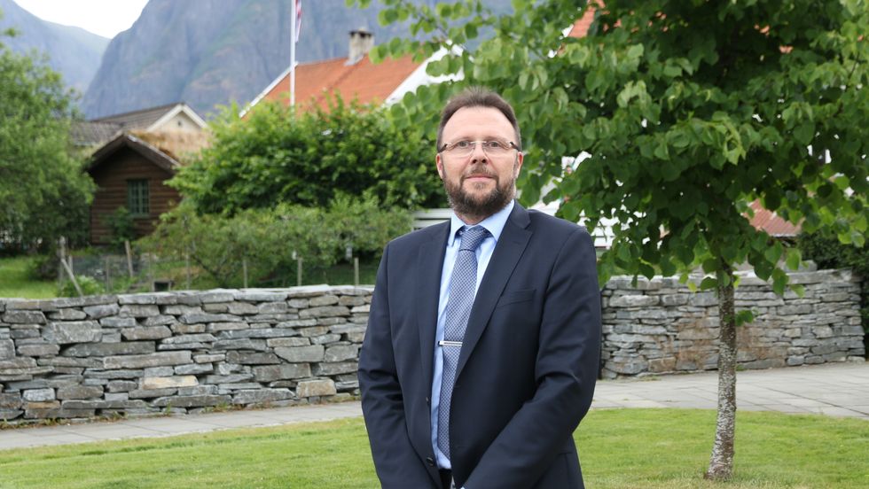 TRE NYE ÅR: Sogn Sparebank har fått tilslag på tre nye år, med opsjon på eitt ekstra. Her med Administrerande banksjef, Mads Arnfinn Indrehus.