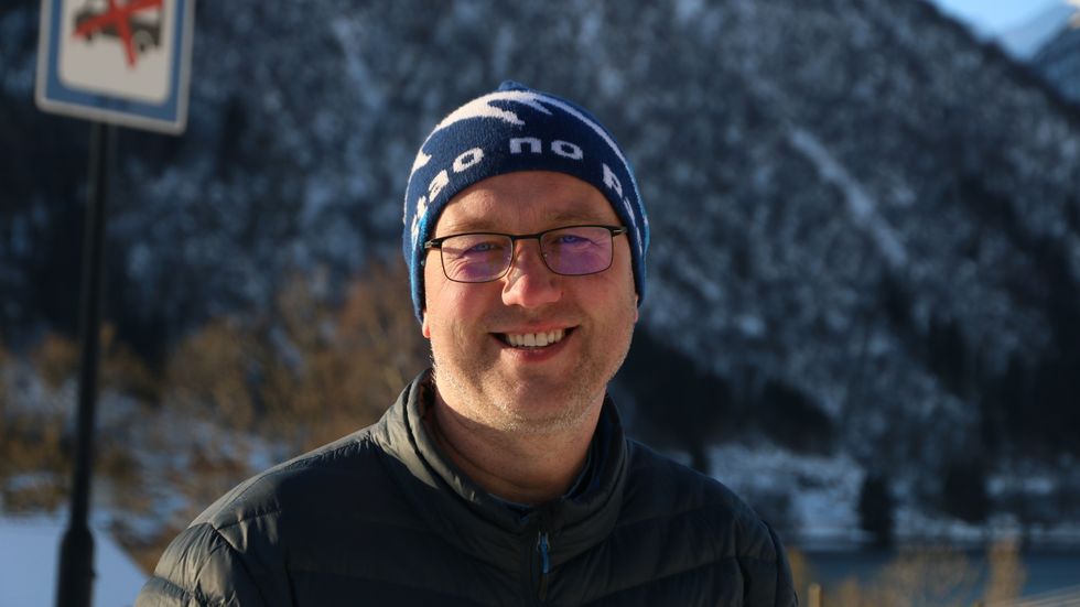 SMILAR: Ordførar i Sogndal, Arnstein Menes, har fått svar på om koronaviruset som smitta i balestrand var av det muterte slaget.