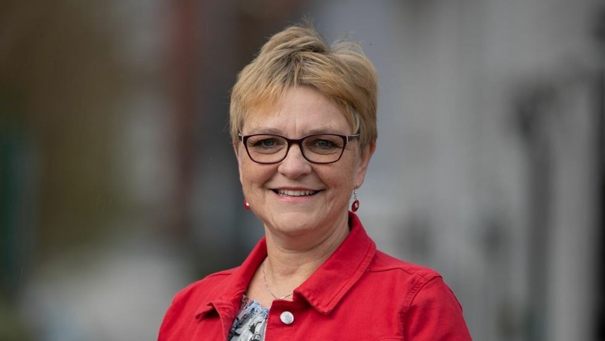HÅPFULL: Trude Brosvik håpar at det blir enklare å få til noko no som fleire parti har ferjeprisane som toppsak inn mot valet.