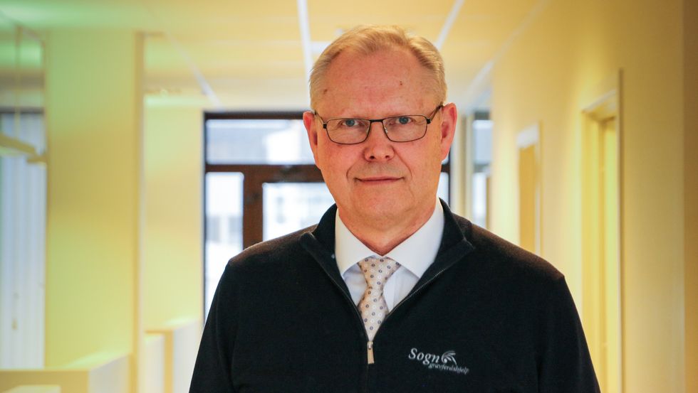 SAMARBEID: Sogn Gravferdshjelp må få hjelp frå Sunnfjord dersom dei skulle vere så uheldige å få koronasmitte inn i verksemda, fortel dagleg leiar Kjell Grønli.