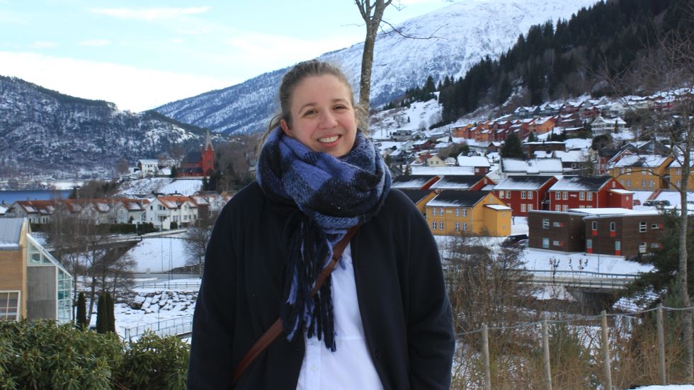HEIME IGJEN: Tara Holm budde i Luster i Luster, og har ikkje budd i Sogn på 15 år. No flyttar ho til Sogndal for å jobba på Vestlandsforsking.