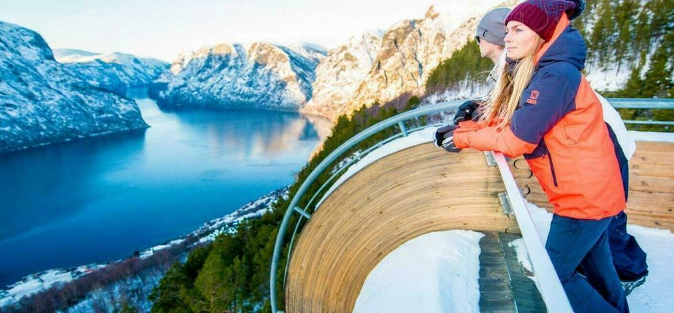 FERIE OG JOBB: Eit stadig meir digitalisert markedsliv gjer at fleire kan reise på tur sjølv når dei jobbar. Det ønskjer turistnæringa i Sogn å leggje enda meir til rette for i framtida.