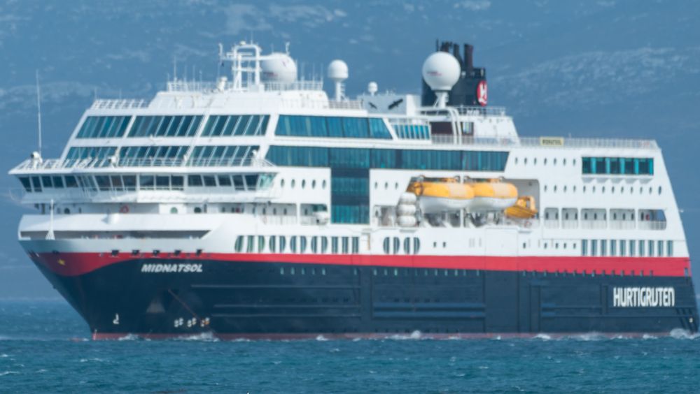 Det er passasjerer som har booket plass på MS Midnatsol de siste årene som er berørt av datalekkasjen hos Hurtigruten.