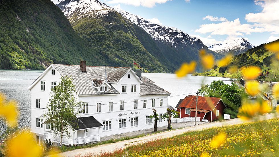ENDRINGAR INNAD: Fjærland Fjordstove Hotell & Restaurant er på lista over tinglyste eigedommar.