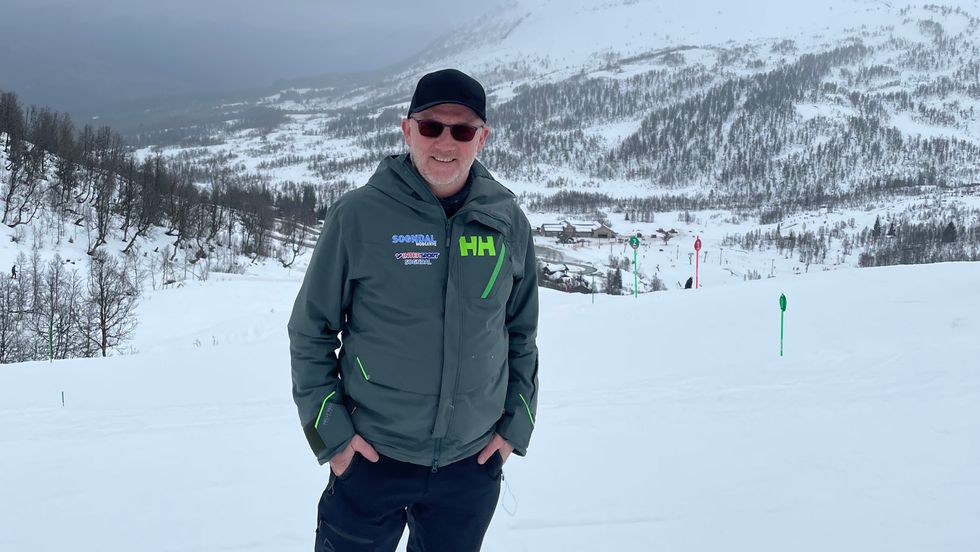 OPTIMIST: Dagleg leiar Per Odd Grevsnes ved Sogndal Skisenter seier dei har smittevernreglane på stell, når folk frå nær og fjærnt kjem til skisenteret i påska.