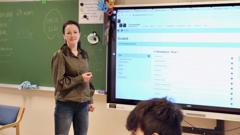 GLER SEG: Reidun Huseby Vilsvik gler seg til å byrje å lære elevane på kulturskulen programmering.