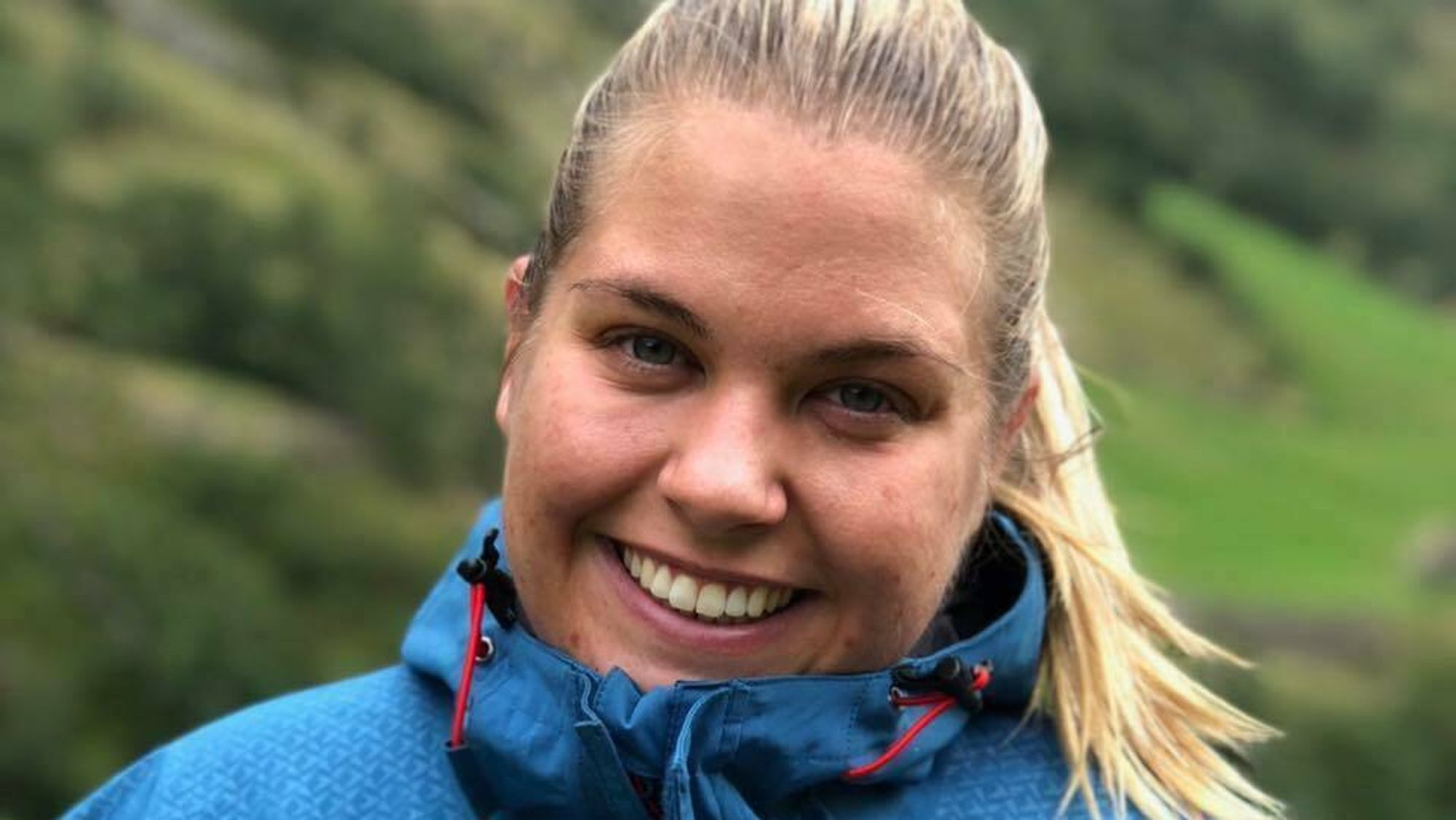 KRYSSAR FINGRANE: Oda Beate Lerheim er glad for at dei fortsetjer med bilrebus. Då kan dei vertfall arrangere, sjølv om det eventuelt er smittevernbegrensingar til sommaren.