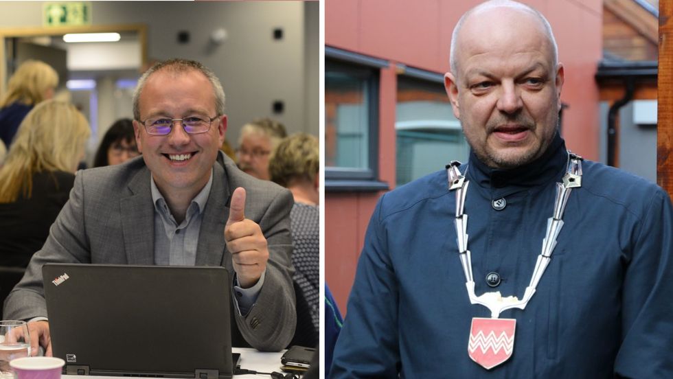 TOMMEL OPP: Ordførar Arnstein Menes (Sp) i Sogndal og Hilmar Høl (Ap) i Årdal ser fram mot lysare tider. Dei neste to vekene vil Sogndal åleine vaksinere nærare tusen stykk.