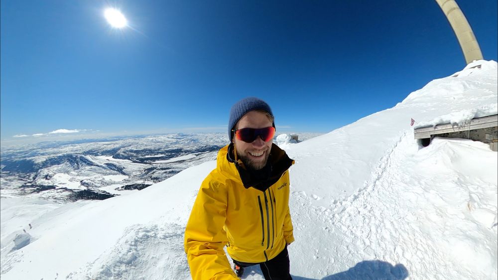 Are Almaas på Gaustatoppen under en de første toppturene tidligere i vår.