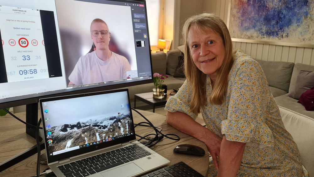 PIT-direktør Catherine Janson har bare vært halvannen dag på kontoret siden hun tiltrådte i februar. Utvikler Andreas Wilson er hentet inn til Teams-møte for å demonstrere den nye trafikk-appen som er i ferd med å rulles ut i politiet.