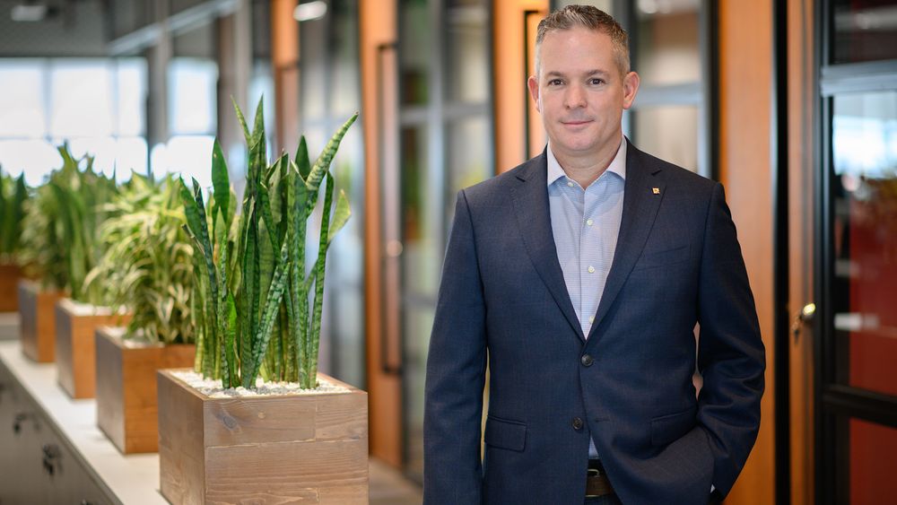 Første halvår viser at strategien vår om fokus og å bygge inn fleksibilitet i produktene våre, har lykkes sier IFS' administrerende direktør, Darren Roos.