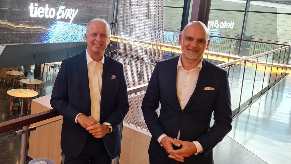 Tietoevry har ansatt 1600 nye medarbeidere i tredje kvartal, og vrir driften mot skytransformasjon og nye programvarebransjer etter at selskapet har lagt fram ny strategi. Kon sernsjef Kimmo Alkio og Norge-sjef Christian Pedersen mener likevel at IT-kompetanse kommer til å være mangelvare framover.