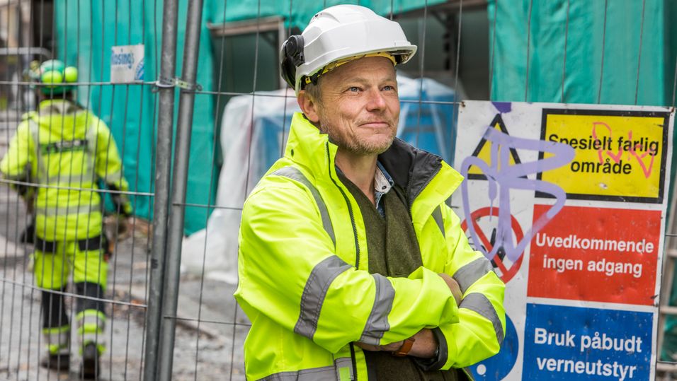 Lars Mamen i Fair Play Bygg forteller at en telekom-entreprenør har søkt om medlemskap hos dem, og at de er i samtaler med to leverandører til Telenor og Telia.