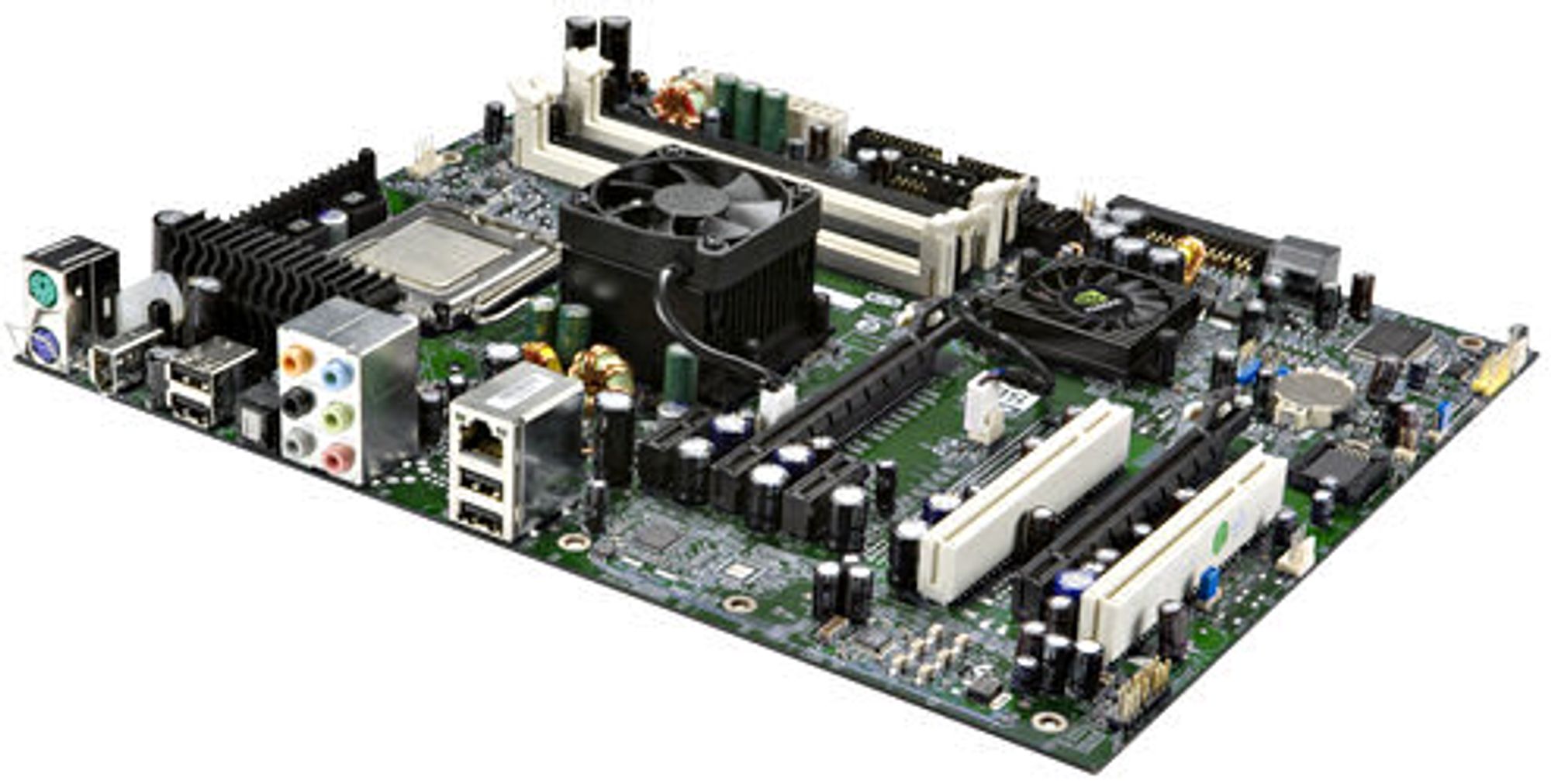 EVGAs og XFX' 680i LT SLI-kort er identiske