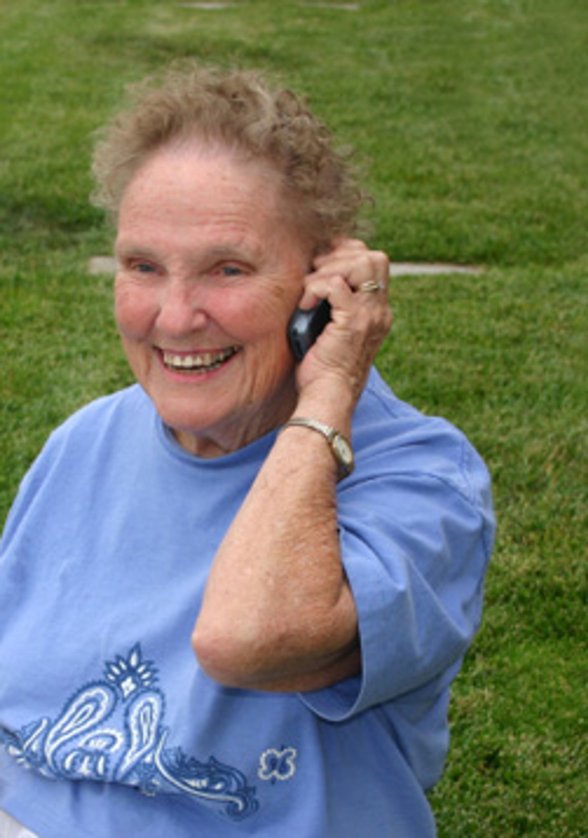 Bestemor setter sikkert pris på telefonsamtaler fra fremmede.