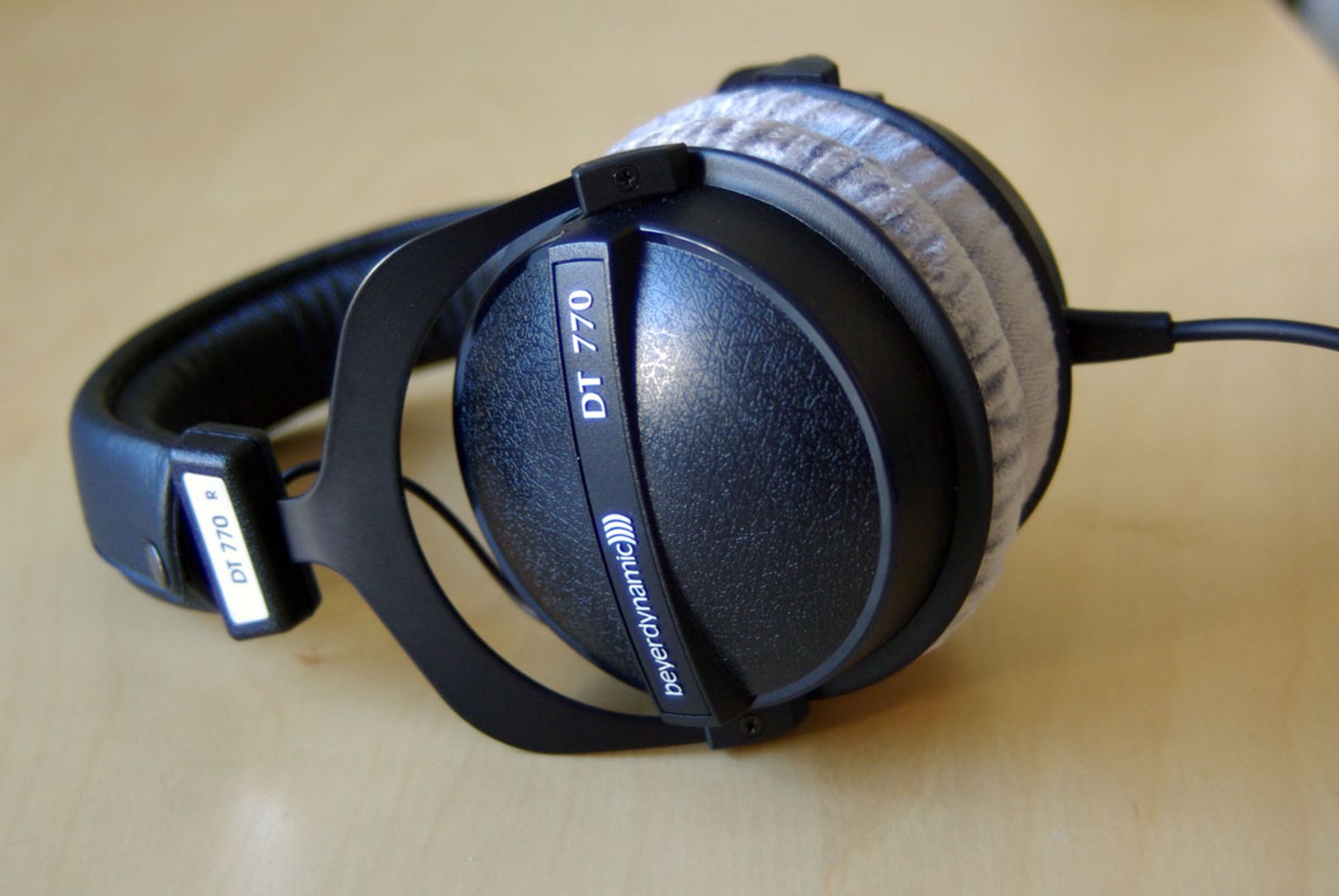 beyerdynamicdt770side.JPG